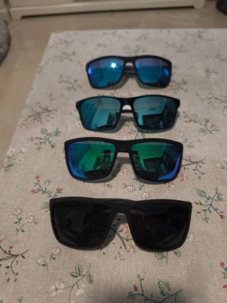 Gafas de sol, distintos colores