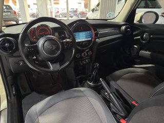 MINI ONE 2022