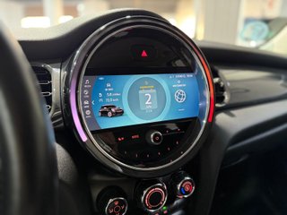 MINI ONE 2022