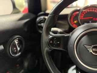 MINI ONE 2022