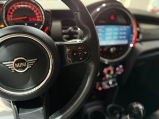 MINI ONE 2022