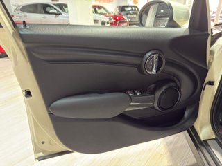 MINI ONE 2022