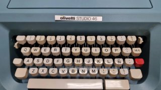 Máquina de escribir Olivetti Studio 46