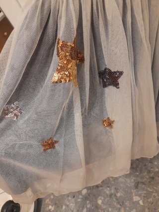 Vestido Iron Fist estrellas lentejuelas tul
