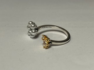 Anillo Flor y Abeja Los Bridgerton