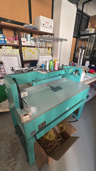 Máquina de bordar Tajima de una cabeza