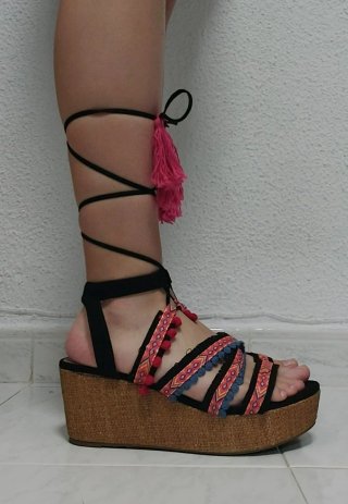 Sandalias de cuerda con borlas