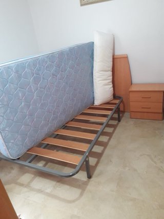 Se venden 3 camas de 90 completas. Buen estado