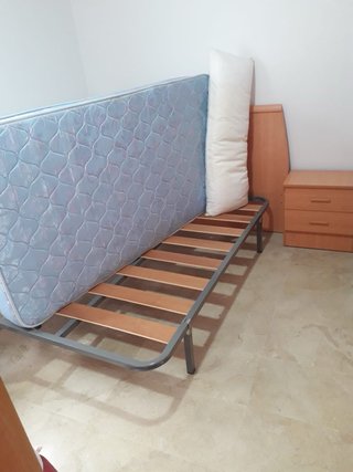 Se venden 3 camas de 90 completas. Buen estado