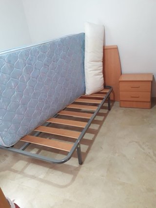 Se venden 3 camas de 90 completas. Buen estado