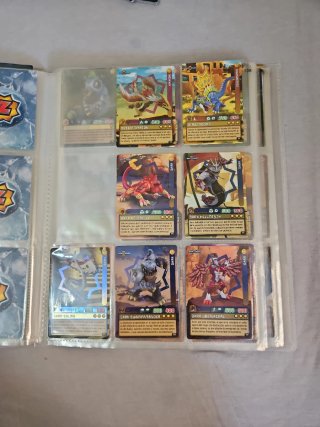 Álbum Invizimals y Cromos