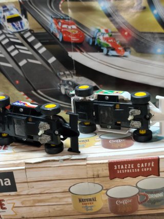 Scalextric Fast Lane 1:43 Dos coches de carreras