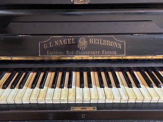 Piano antiguo