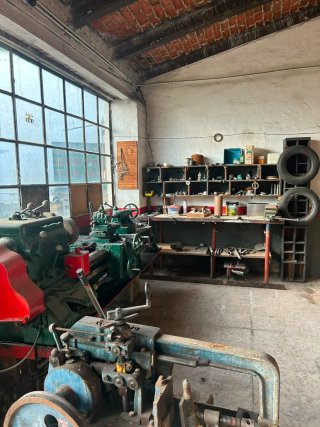 Se vende casa y taller mecanico,800metros