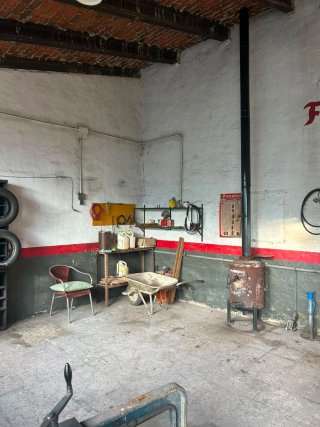 Se vende casa y taller mecanico,800metros
