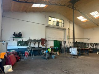 Se vende casa y taller mecanico,800metros