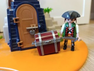 Isla pirata y escondrijo del tesoro playmobil