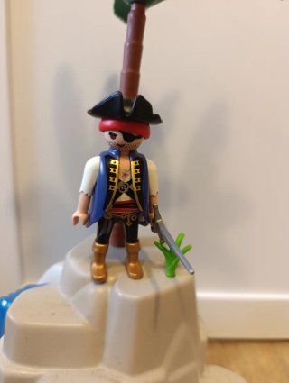 Isla pirata y escondrijo del tesoro playmobil