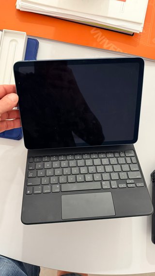 iPad Air 5 M1 256GB + Teclado + Lápiz 2 Originales