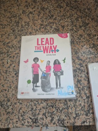LEAD THE WAY 5 Activity Book, eReader & Pupil's...