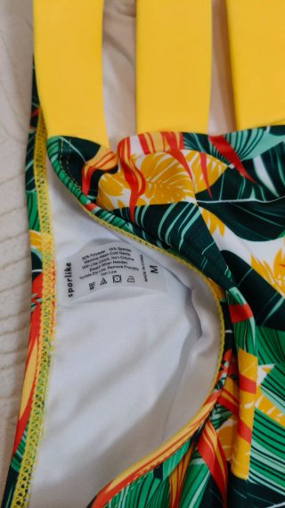 Bikini estampado flores tropical  Talla M/L