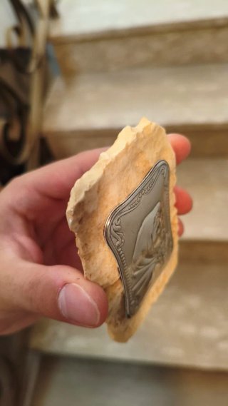 Santino/Bomboniera in pietra con immagine