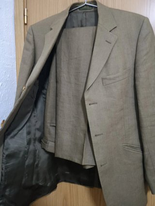 Traje en perfecto estado