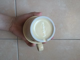 Taza de desayuno color crema