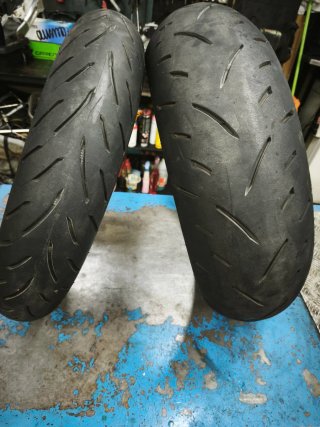 neumáticos Dunlop GPR 300  120/70-17 180/55-17