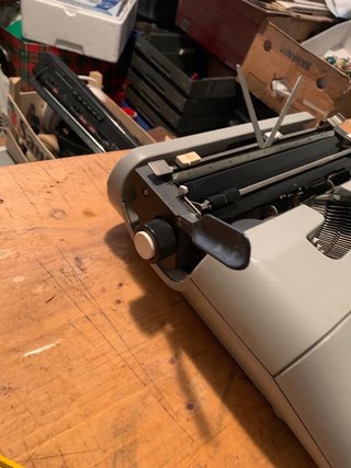 Macchina da scrivere Olivetti Lettera 35