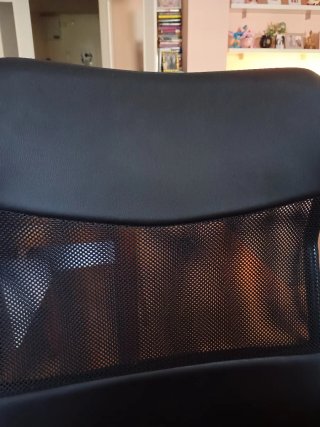Silla de oficina con ruedas negra