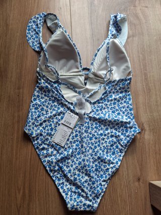 Bonito bañador de flores NUEVO