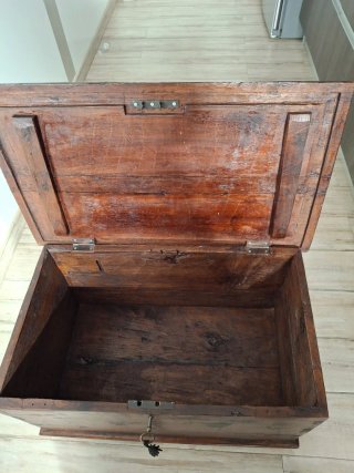 Baúl de madera maciza de teka