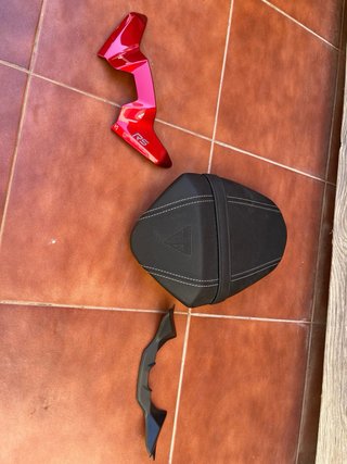 Asiento y cúpula original Triumph street triple RS