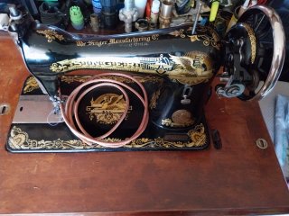 Máquina de coser "Singer", antigua.