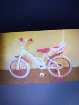 Bicicleta infantil blanca y rosa