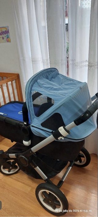 Carrito de paseo y cuco bebé