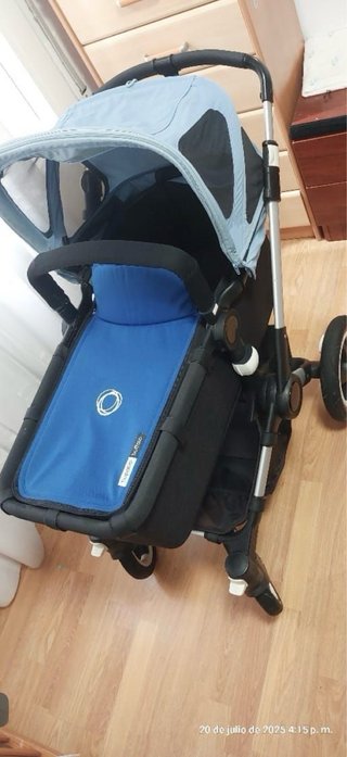 Carrito de paseo y cuco bebé