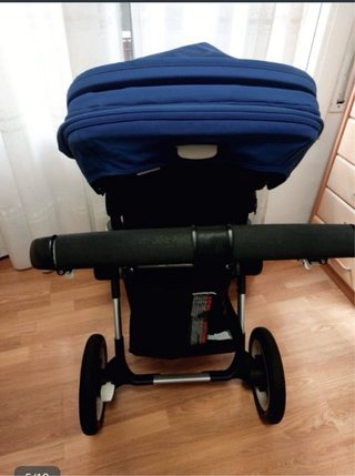 Carrito de paseo y cuco bebé