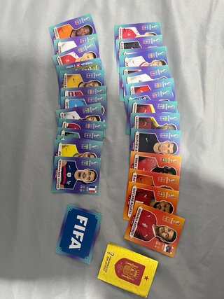 Lote 30 cromos Panini Mundial Qatar 2022