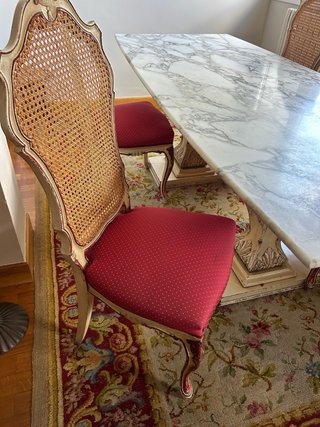 Mesa de comedor de mármol