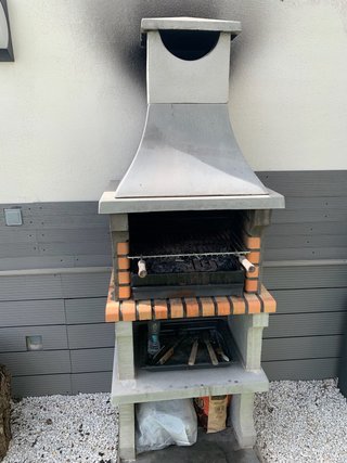 Barbacoa de obra de piedra para exterior