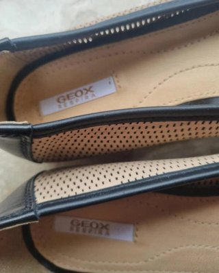 Ballerine bicolore traforate Geox