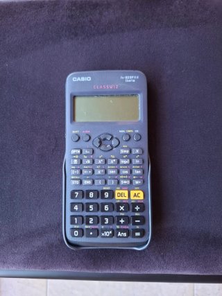 Calculadora Casio fx-82SPX II ClassWiz Iberia