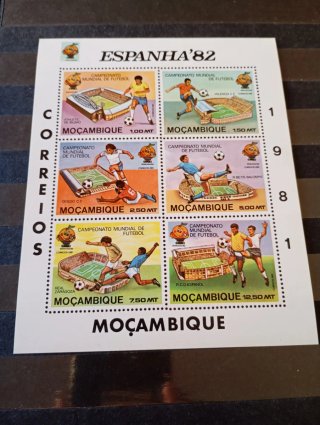 Mundial de futbol España 82 hojita de Mozambique