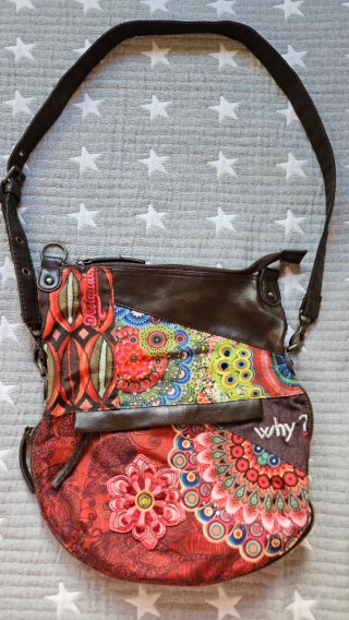 Bolso desigual estampado multicolor dos tamaños