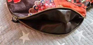Bolso desigual estampado multicolor dos tamaños