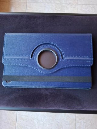 Tablet Gris con Funda Azul