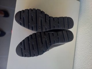 Mocasines charol negros tachuelas