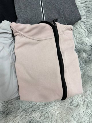 Lote para reventa de chaquetas premium de nike